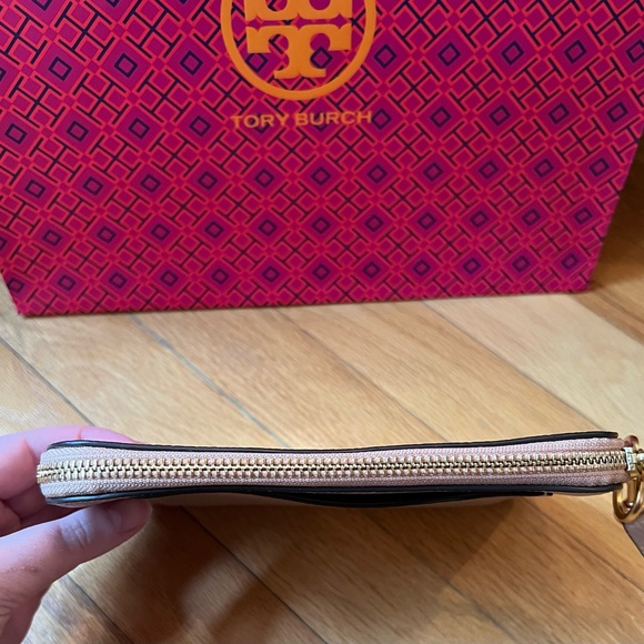 Tory Burch Tan Pebbled Leather Perry Bombe Wristlet - Picture 8 of 13